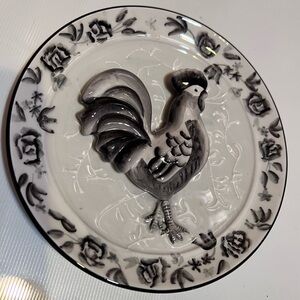 3D rooster 5” wall plate from the Bella Casa by Ganz collection